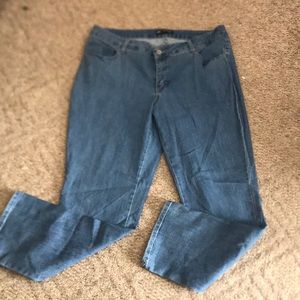 Women’s Lee 18W Medium Classic Fit Blue Jeans